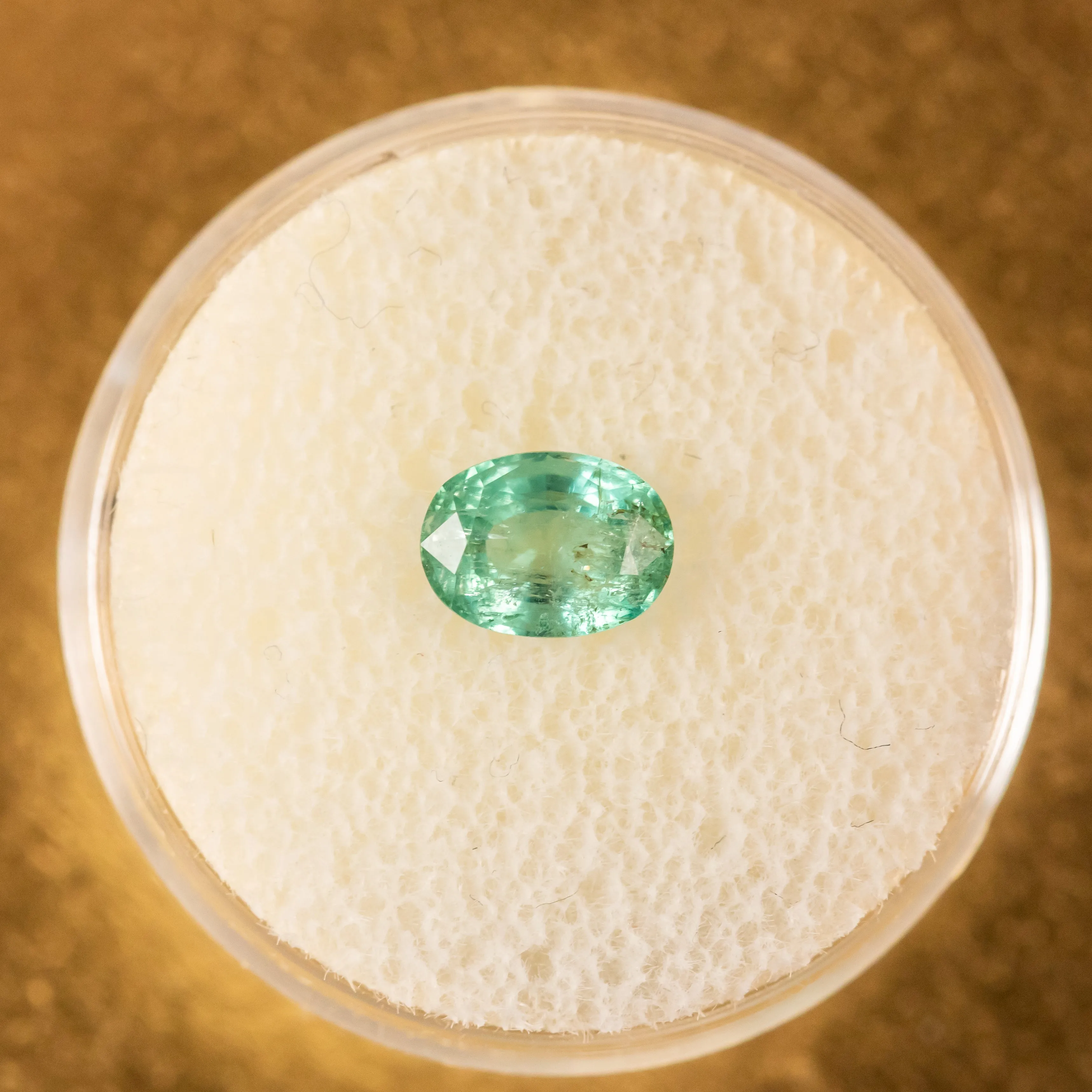 1.07CT OVAL NEON AFGHAN EMERALD, BRIGHT GREEN, 7.5X5.58X4.22MM