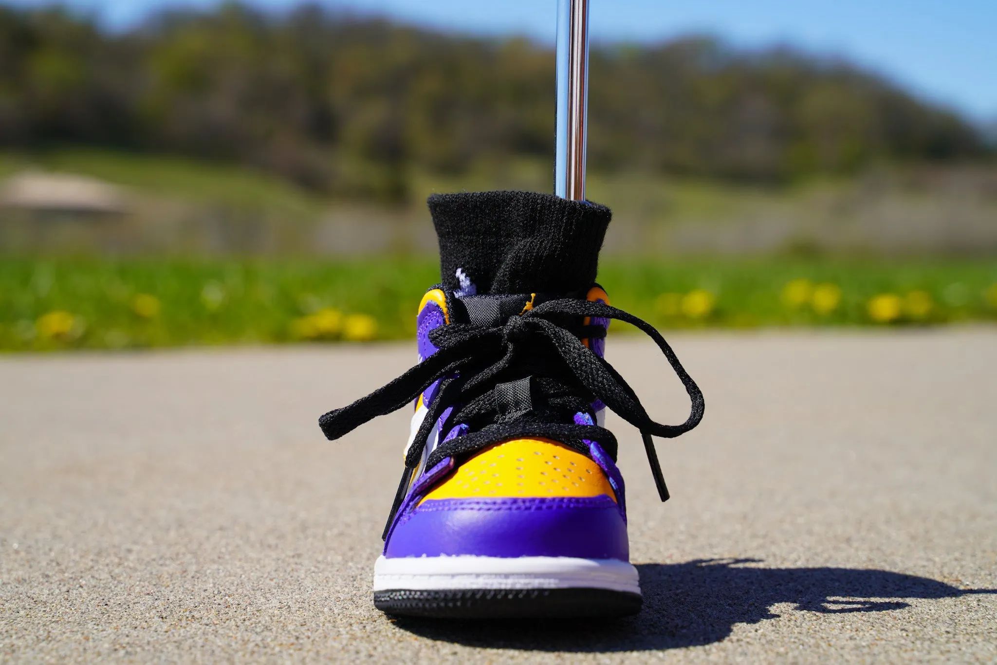 Jordan 1 Mid [LAKERS] Standing Sneaker Putter Cover