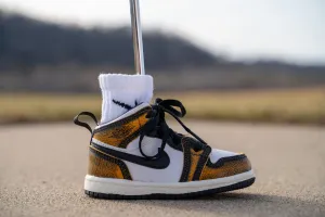 Jordan 1 Mid SE [ORANGE WEAR] Standing Sneaker Putter Cover
